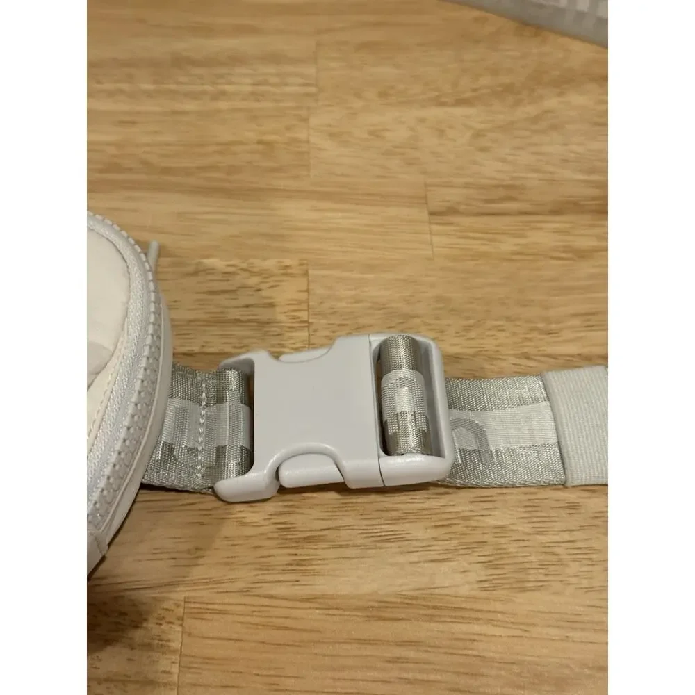 Lululemon Everywhere Belt Bag 1L White Opal Belt Bag Crossbody Fanny Pack OS